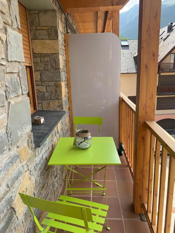 Apartamento Con Encanto Vielha Exteriör bild